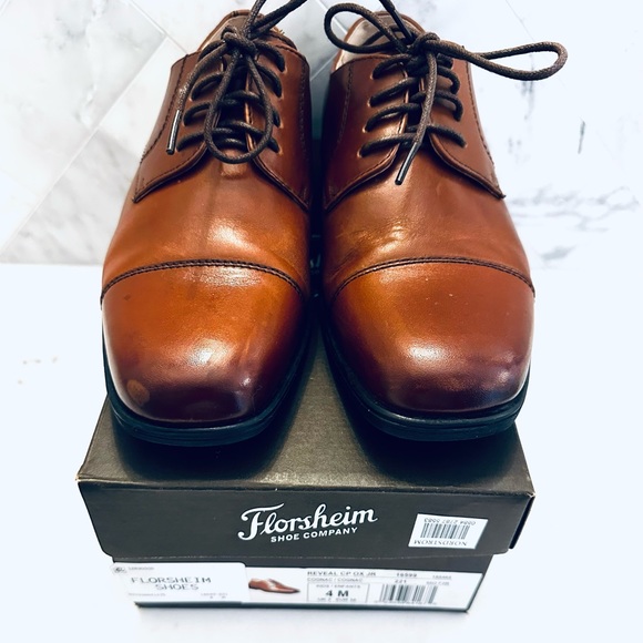 BOYS FLORSHEIM REVEAL CAP TOE DRESS SHOE (w/ bl reversible matching cognac belt) - Picture 5 of 9